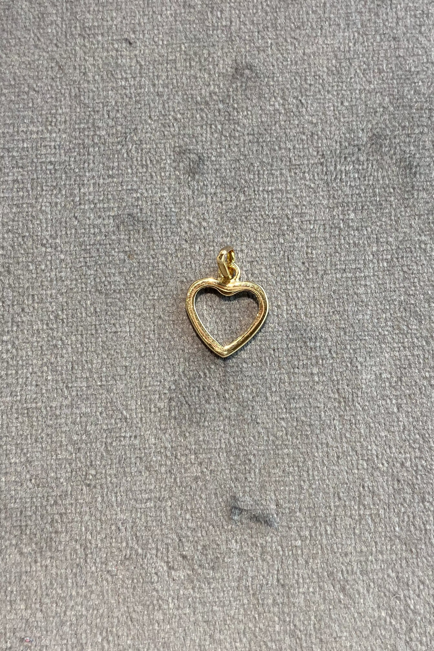 Dije corazon silueta. Ref:861