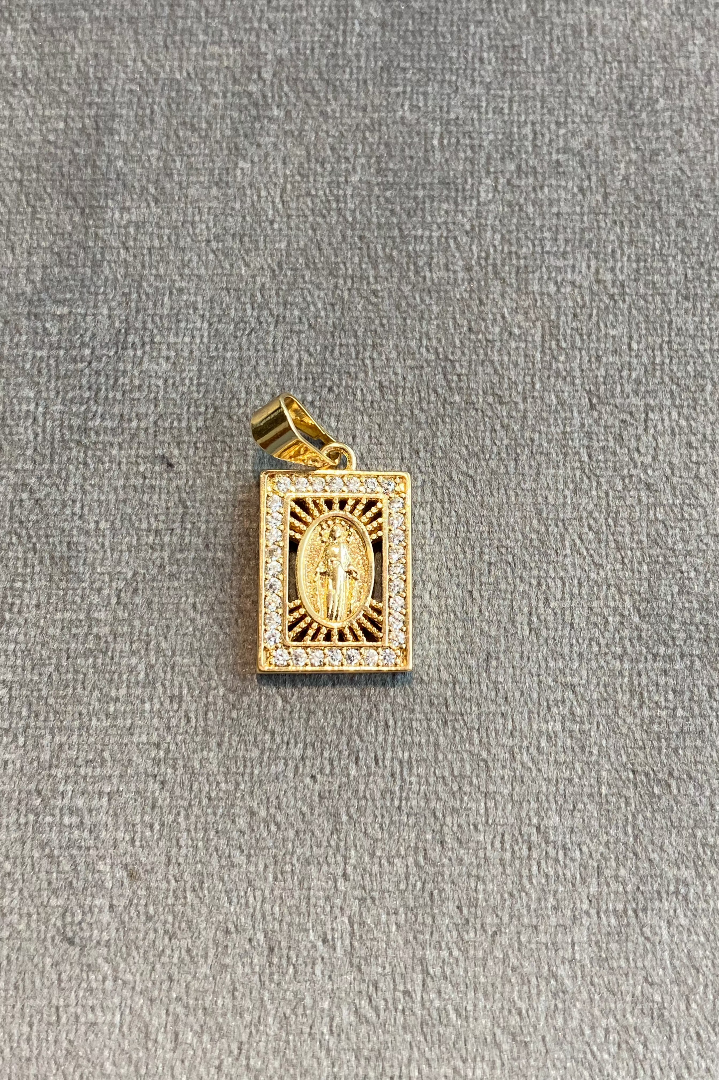 Dije virgen milagrosa. Ref:976