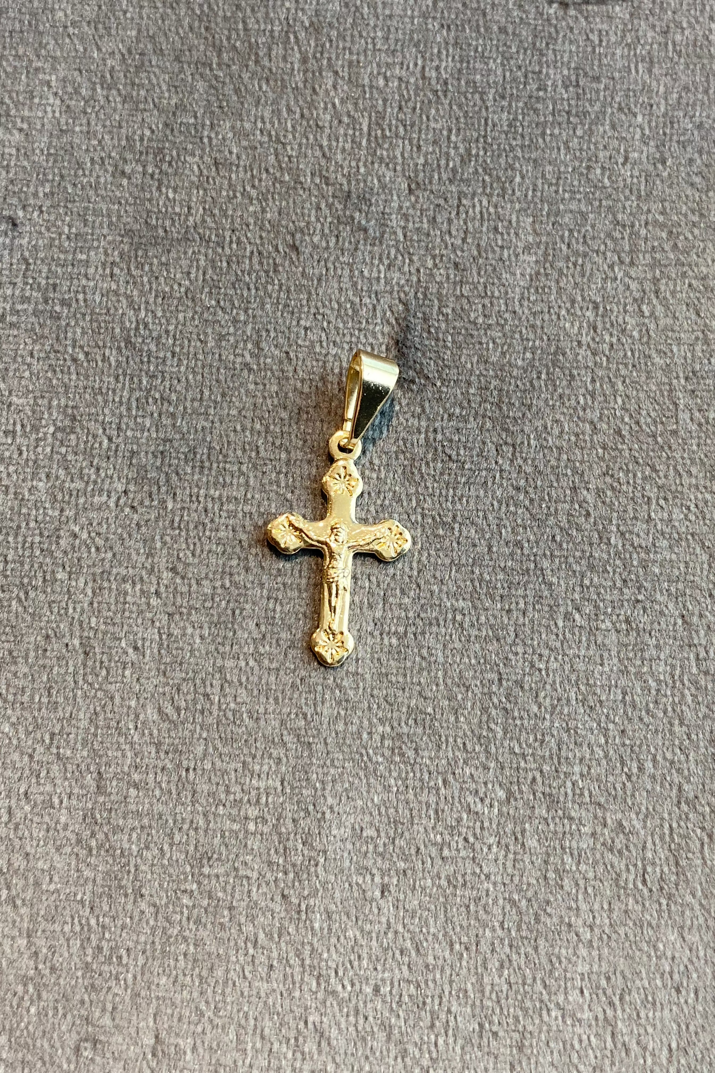 Dije crucifijo. Ref:457