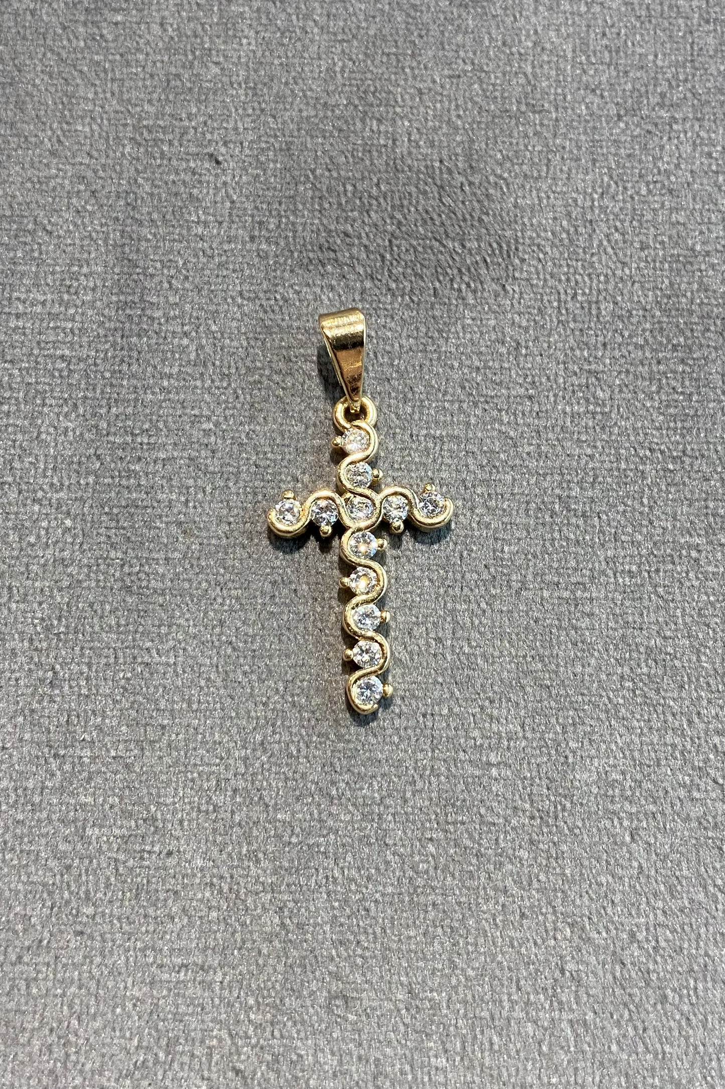 Dije cruz circones. Ref:890