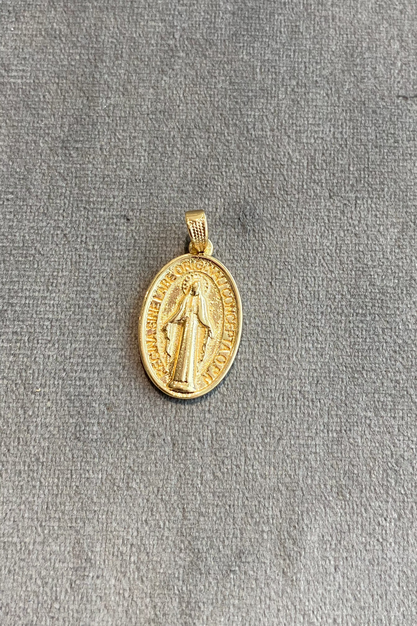 Dije virgen milagrosa. Ref:1056