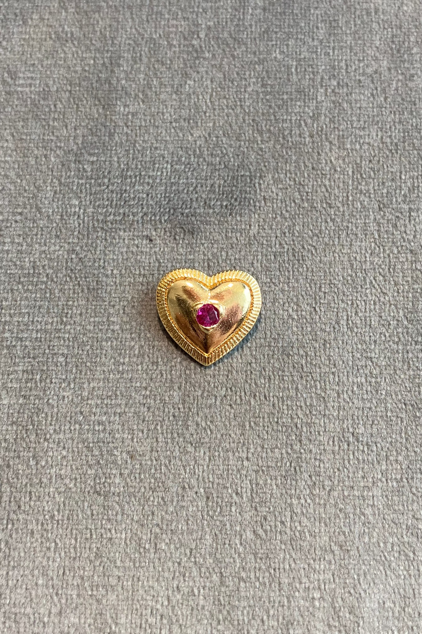 Dije corazón piedra morada. Ref:970