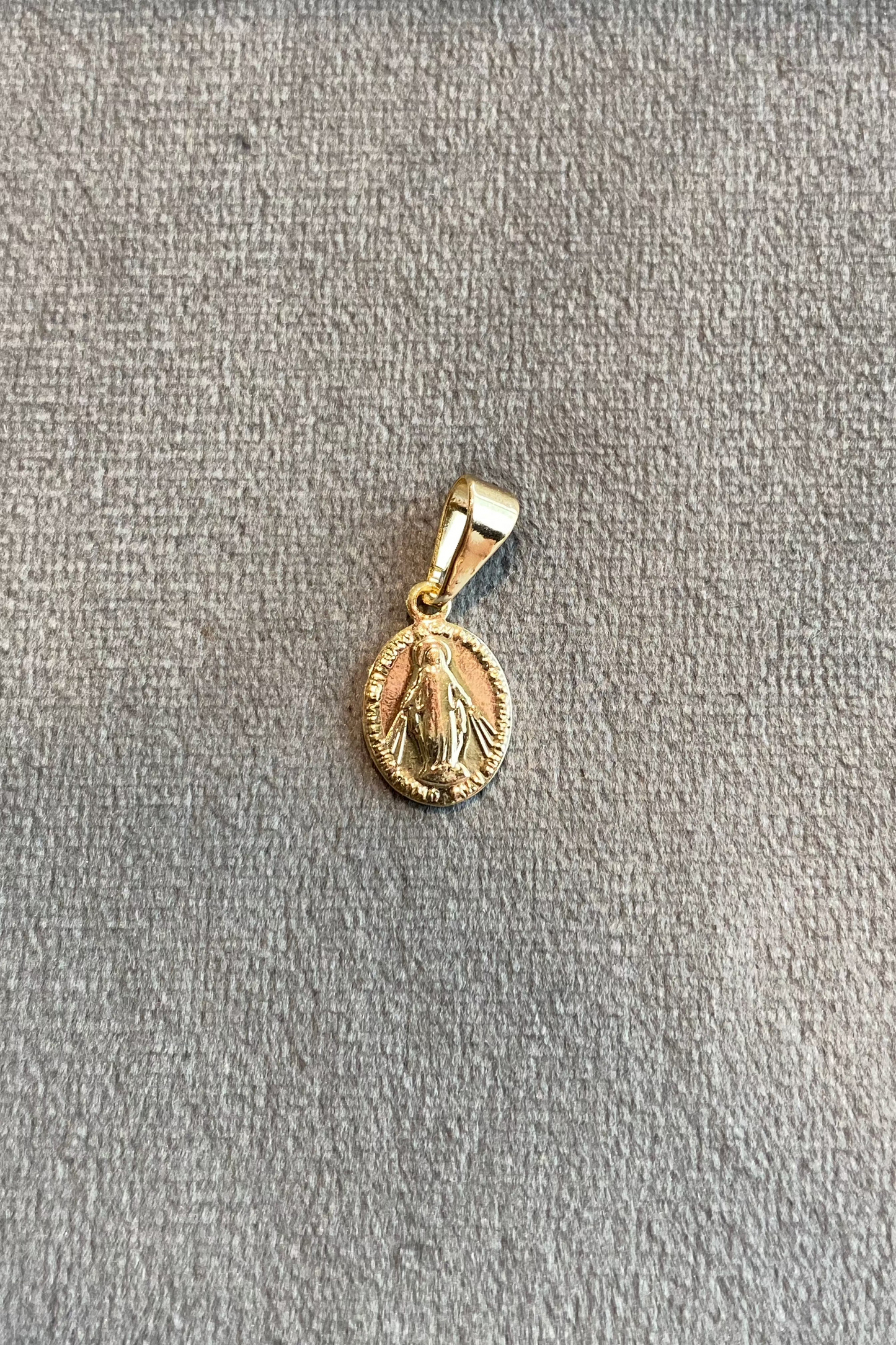 Dije milagrosa mediana. Ref:515